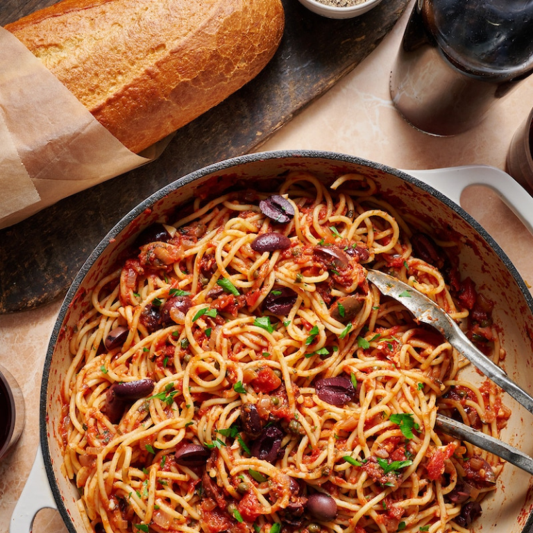 Yakelos Sauce Puttanesca