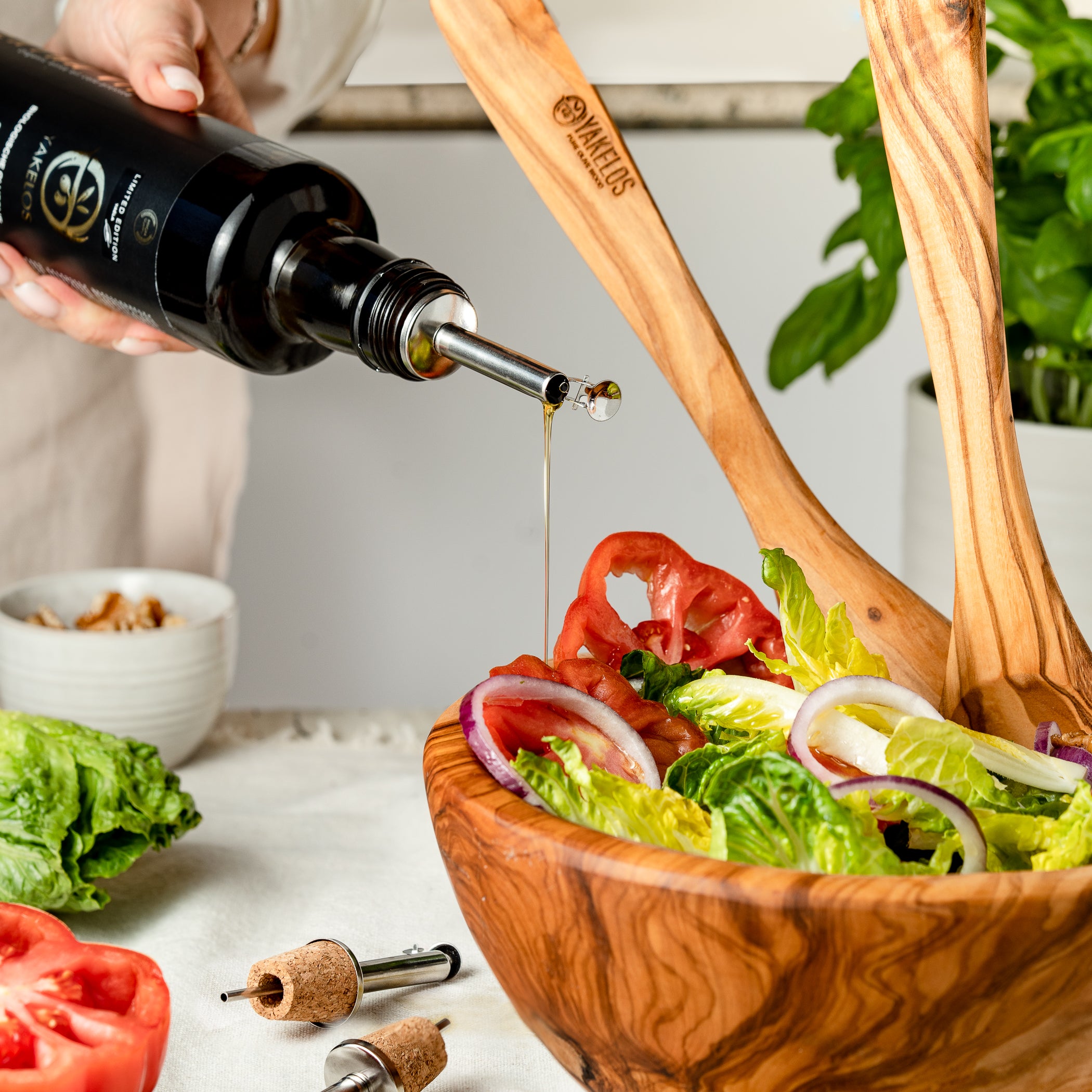 oil-pour-salad