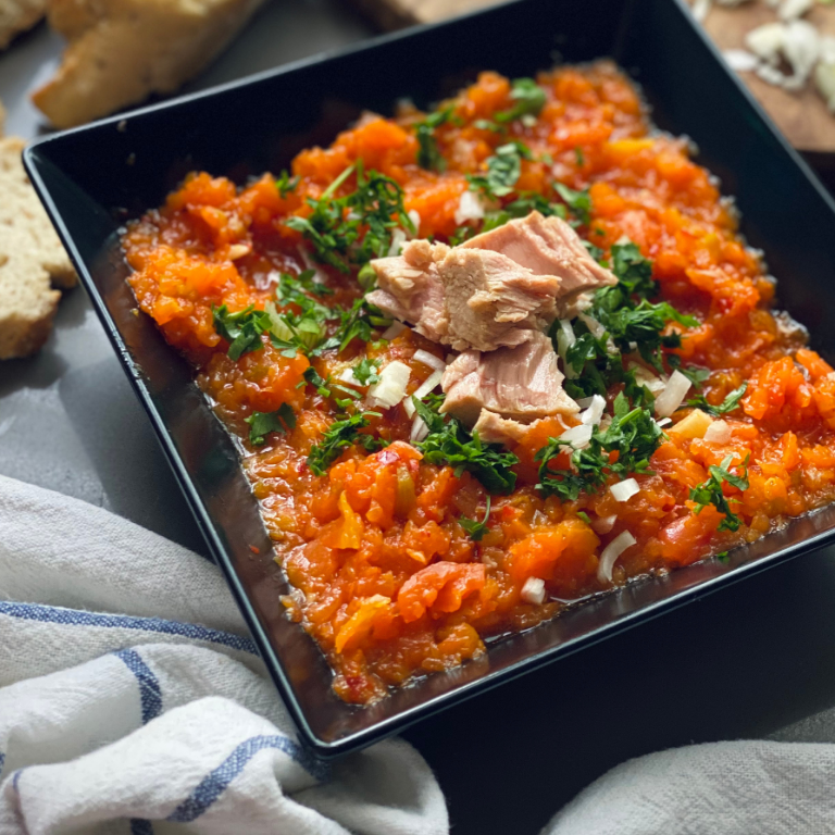Yakelos Tunisian Carrot Salad: Omek Houria