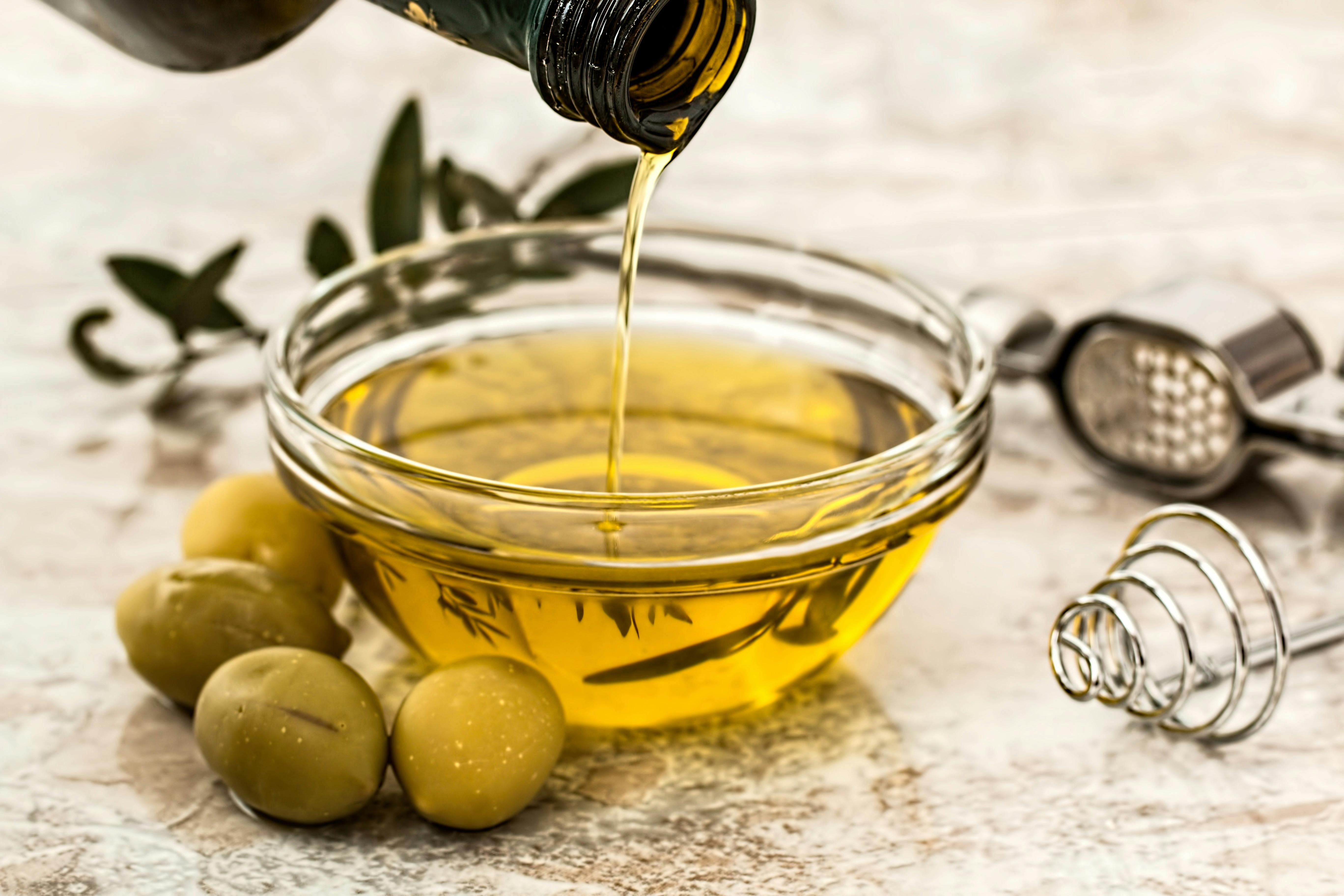 Olive Oil and Weight Loss: Facts and Myths